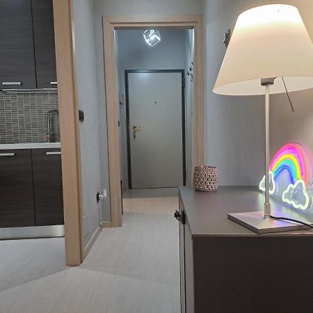 Appartamento Nel Cuore Di Parma - Laterale Via Farini Exterior photo
