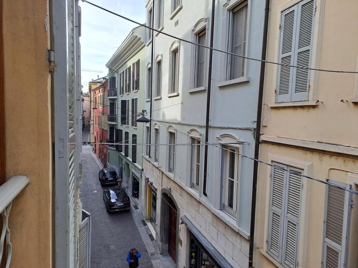 Appartamento Nel Cuore Di Parma - Laterale Via Farini Exterior photo